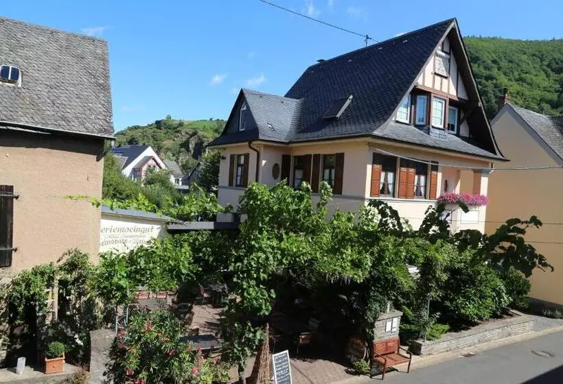 Majatalo Ferienweingut Villa Hausmann