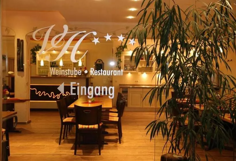 Majatalo Ferienweingut Villa Hausmann