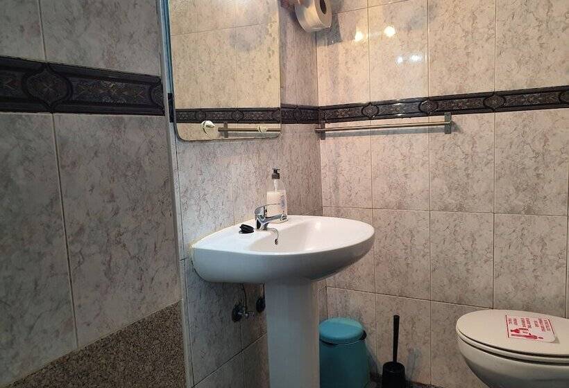 펜션 Low Cost Room Las Llaves 3