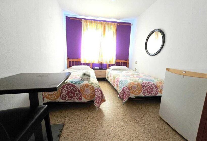 펜션 Low Cost Room Las Llaves 3