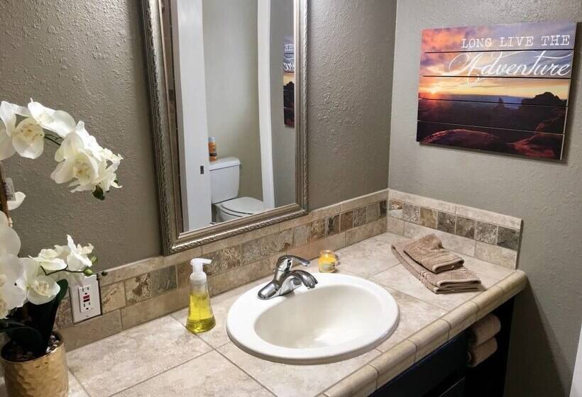 Racing Horse Ranch And Guest House With Golf