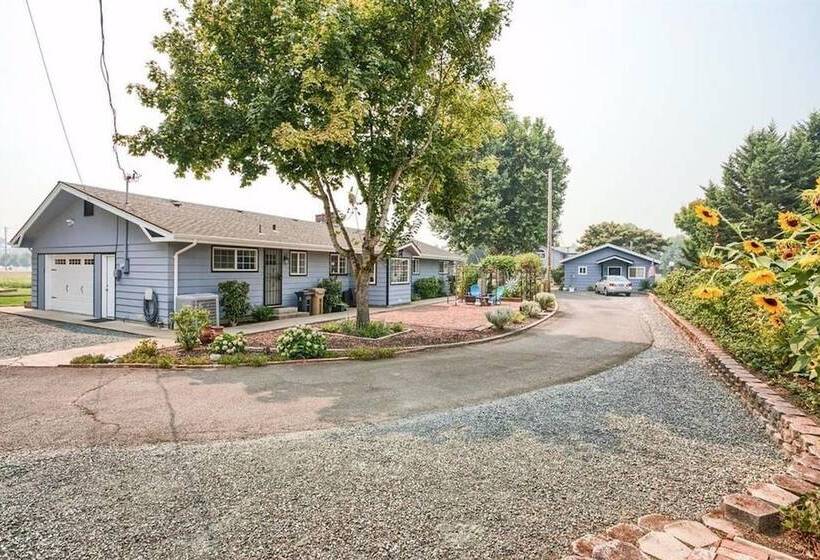 Racing Horse Ranch And Guest House With Golf