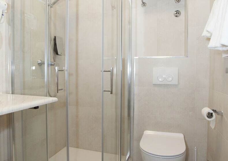 تختخواب و صبحانه Tifani Luxury Rooms