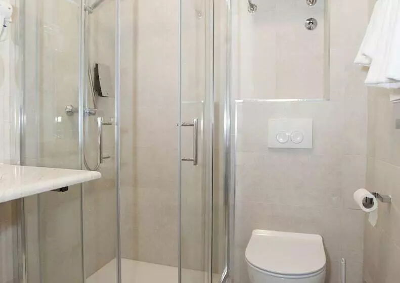 تختخواب و صبحانه Tifani Luxury Rooms