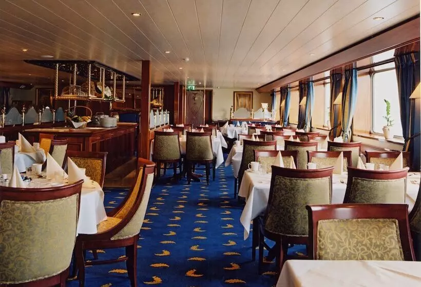 Crossgates Hotelship Hafen   Neuss