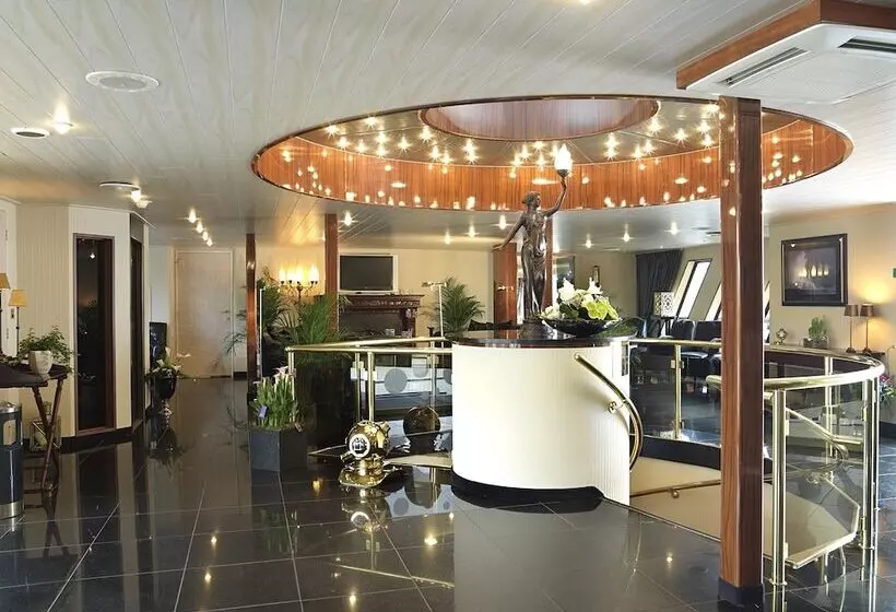 Crossgates Hotelship Hafen   Neuss