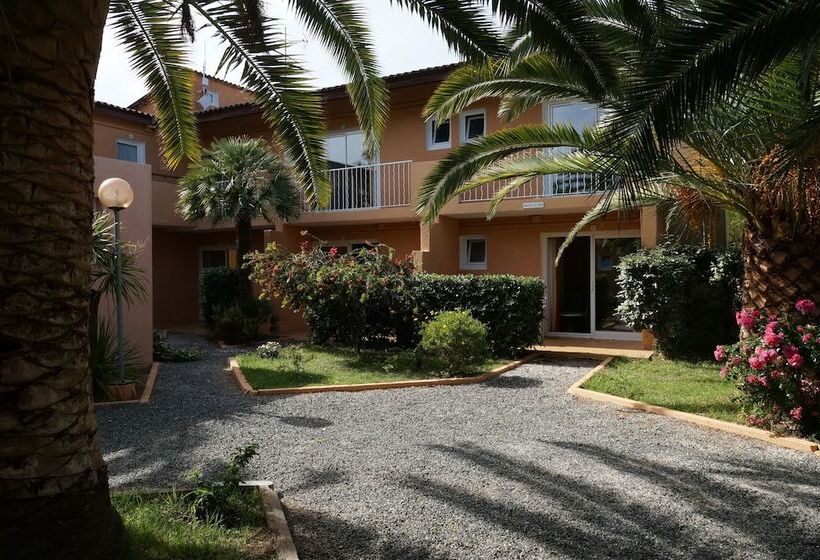 هتل Camping Les Castors