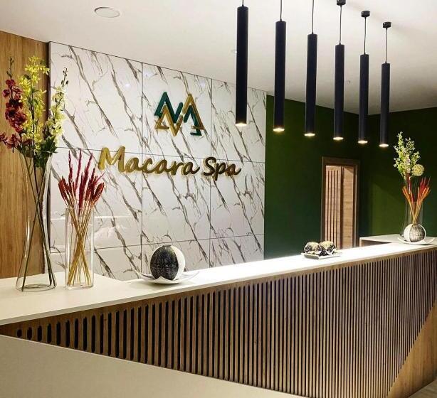 هتل Macara Lake Park