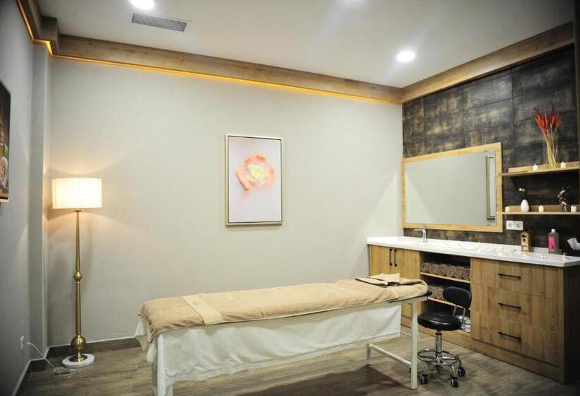 هتل Macara Lake Park