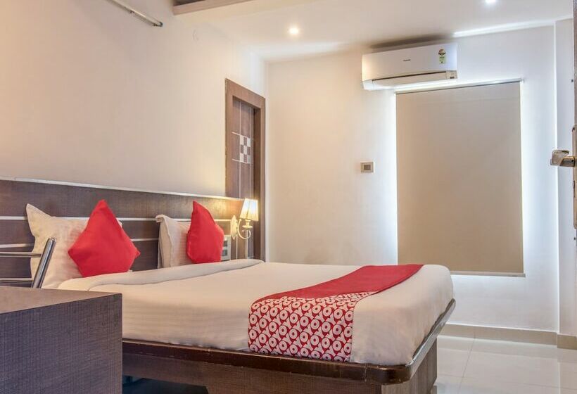 ホテル Madhura Inn By Oyo