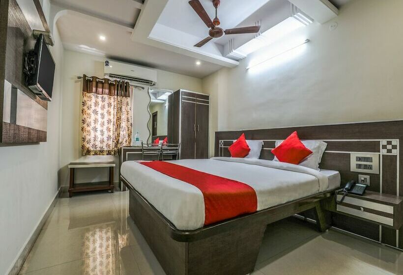 ホテル Madhura Inn By Oyo