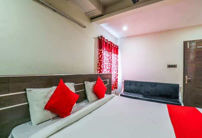 ホテル Madhura Inn By Oyo