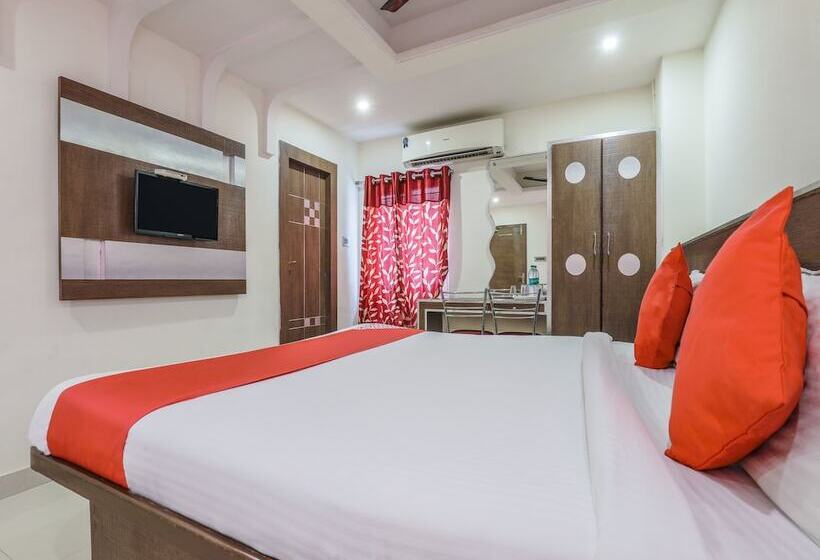 ホテル Madhura Inn By Oyo