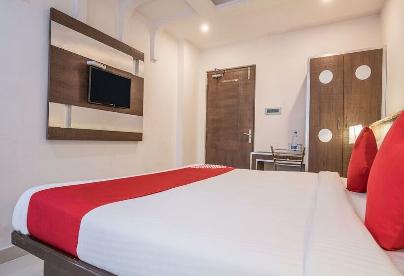 ホテル Madhura Inn By Oyo