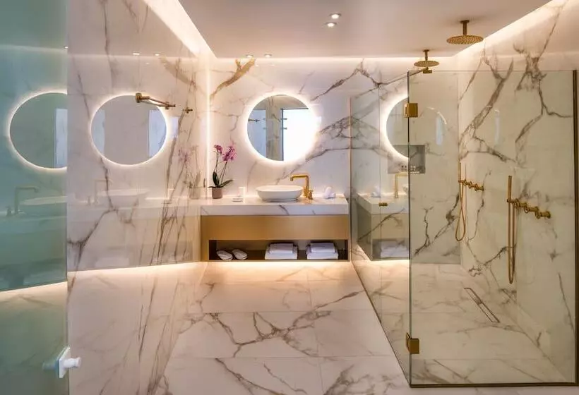 پانسیون Akra Suites & Spa