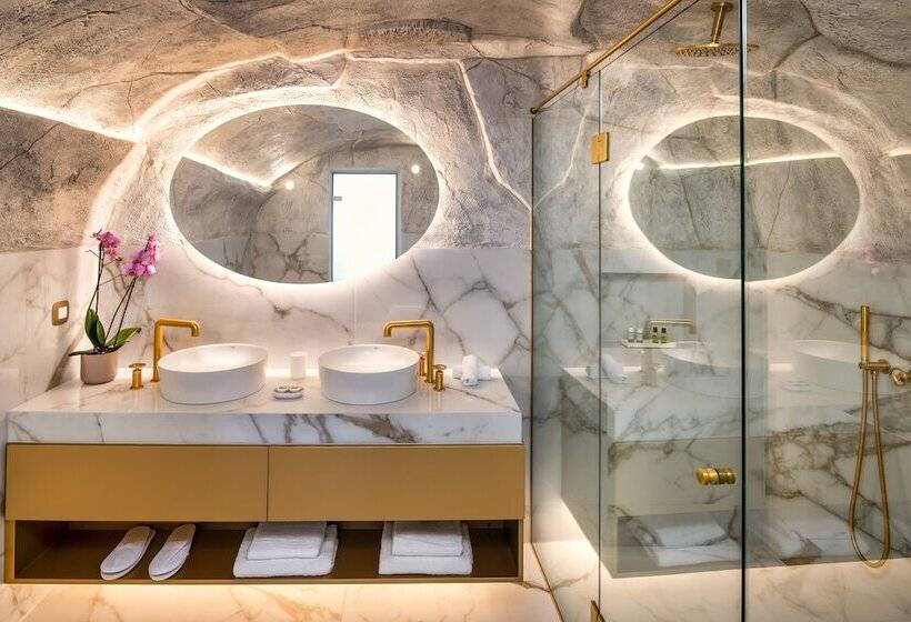 پانسیون Akra Suites & Spa