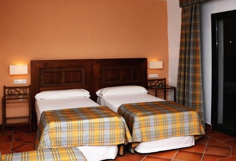 بنسيون Hospedería Doña Lola Zahara