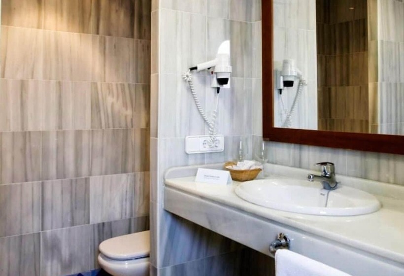 بنسيون Hospedería Doña Lola Zahara