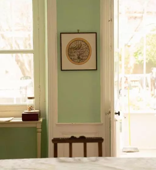 Majatalo L Escapade Place Voltaire