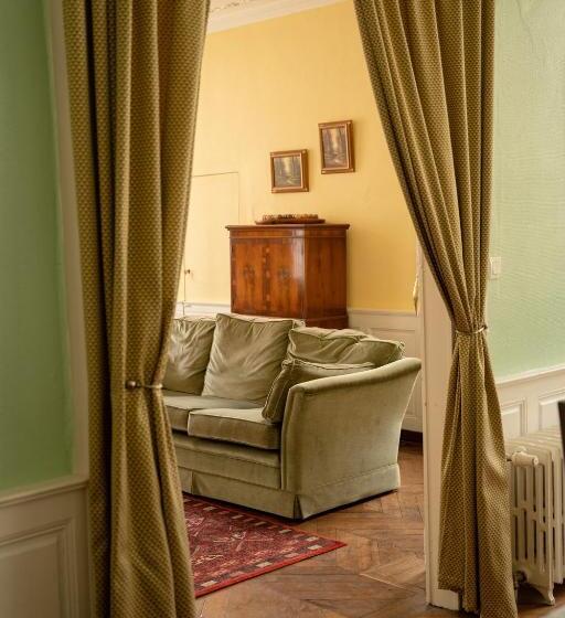 膳宿费 L Escapade Place Voltaire