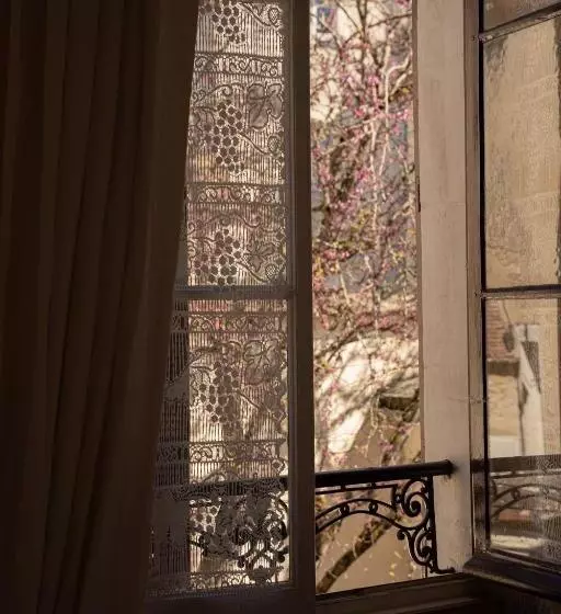 Majatalo L Escapade Place Voltaire