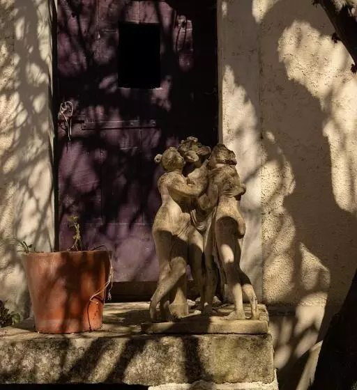 Majatalo L Escapade Place Voltaire