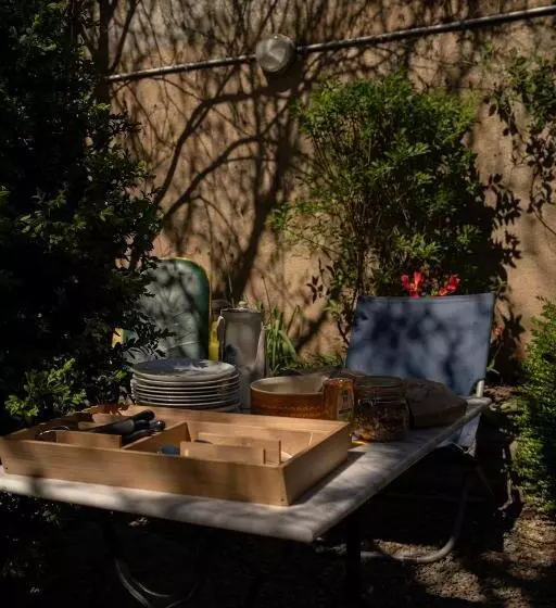 Majatalo L Escapade Place Voltaire