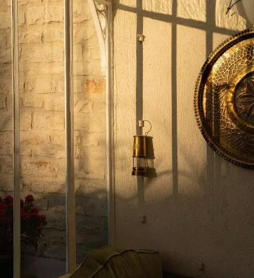 Majatalo L Escapade Place Voltaire