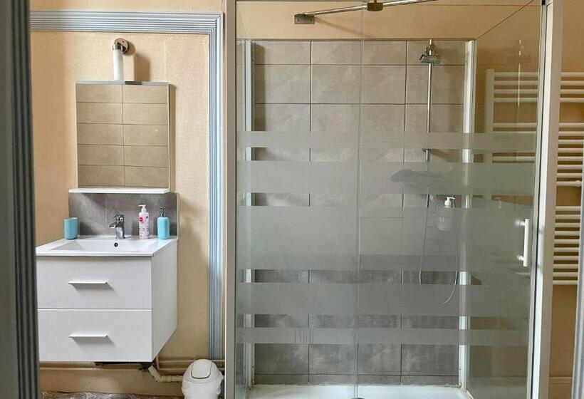 膳宿费 L Escapade Place Voltaire