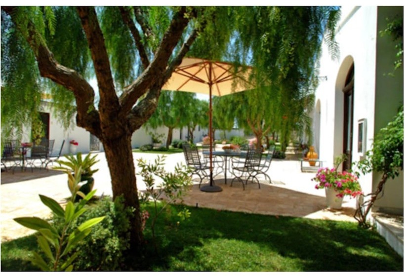 پانسیون Room In Bb  Stunning Quadruple Room In Ancient Masseria Near The Sea In A Quiet Olive Trees