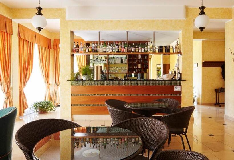 בית מלון כפרי 2000