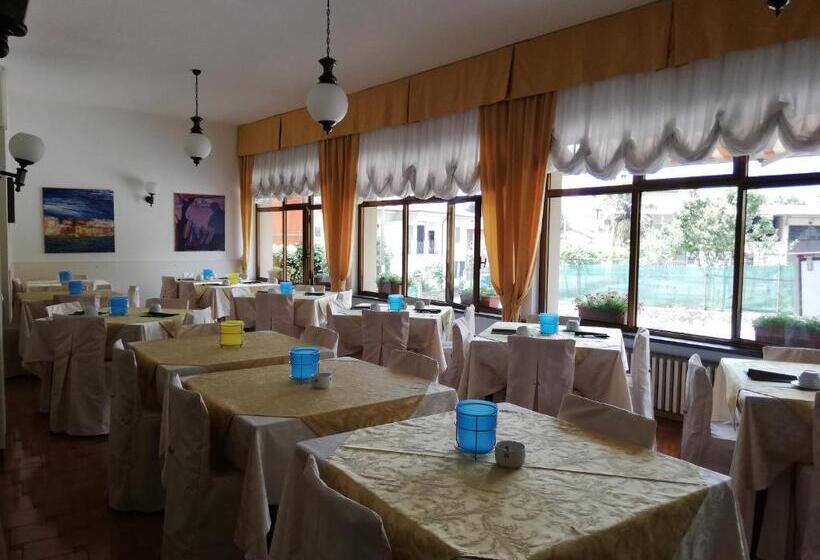 בית מלון כפרי 2000