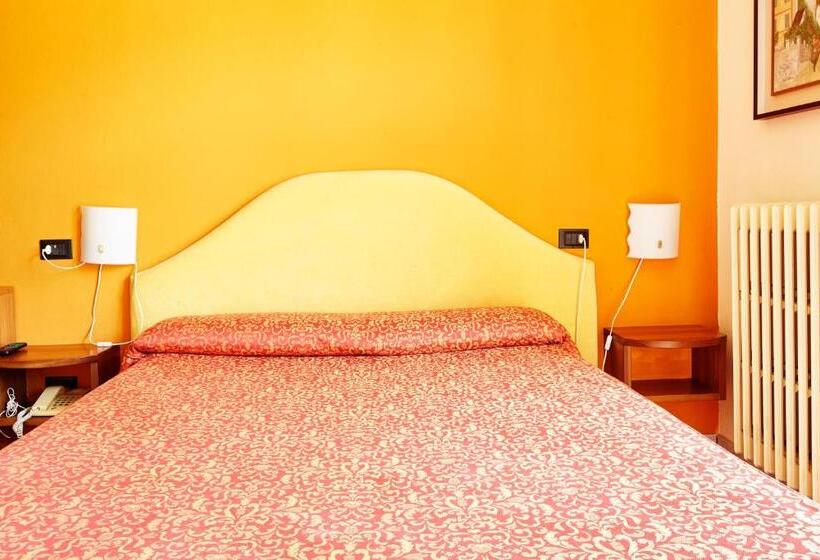 בית מלון כפרי 2000