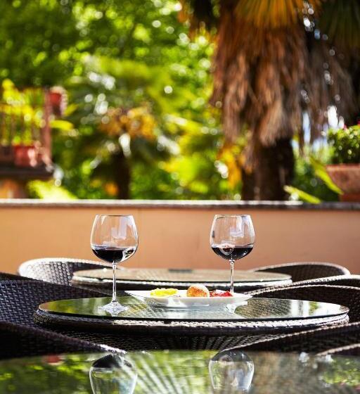 בית מלון כפרי 2000