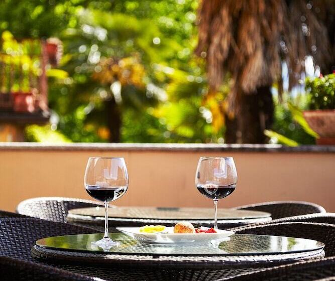 בית מלון כפרי 2000