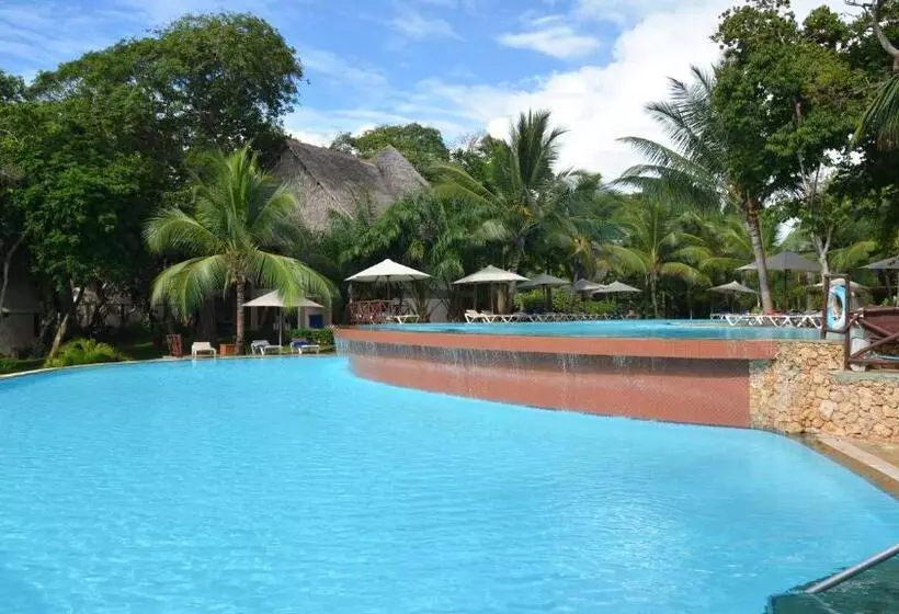 هتل Baobab Beach Resort & Spa