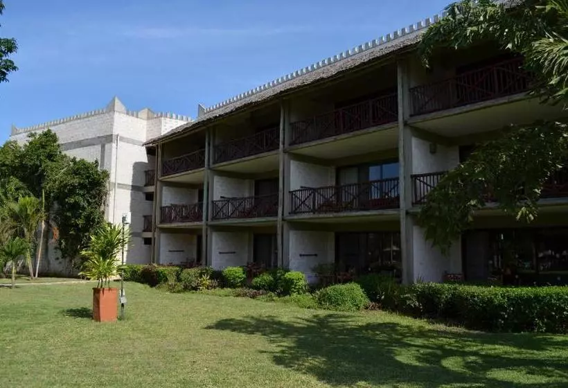 هتل Baobab Beach Resort & Spa