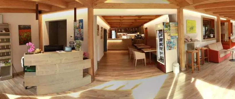 Otel Albergo Ristorante Cacciatori