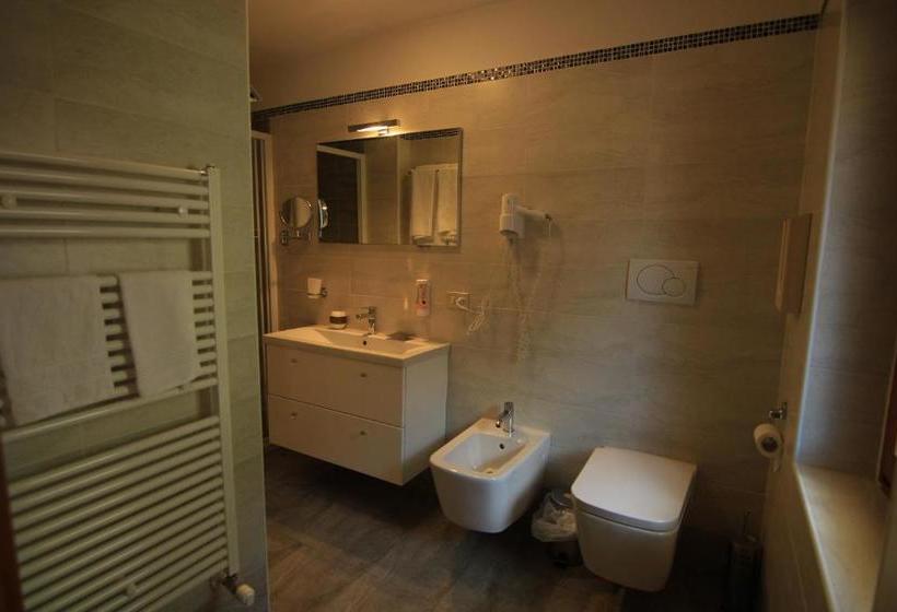 בית מלון כפרי Albergo Ristorante Cacciatori