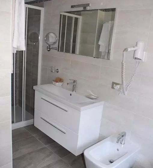 Otel Albergo Ristorante Cacciatori