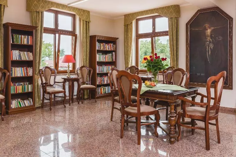 Отель Domus Mater