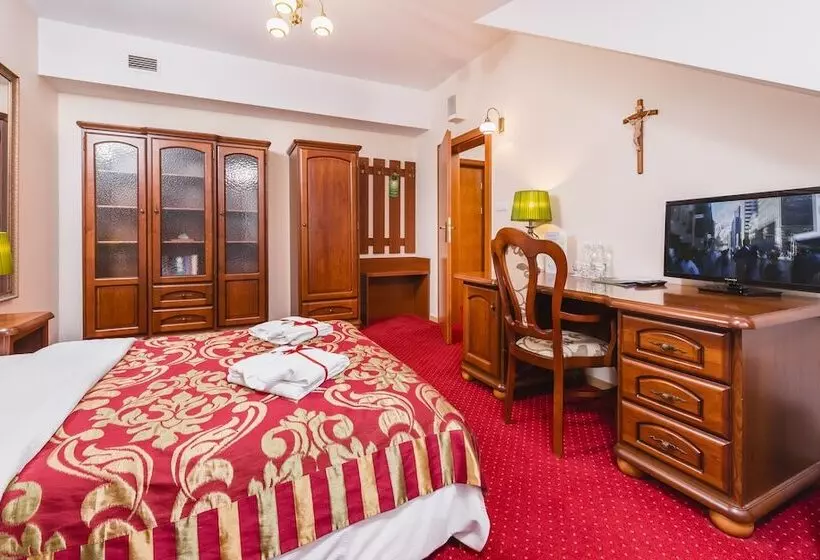 Отель Domus Mater