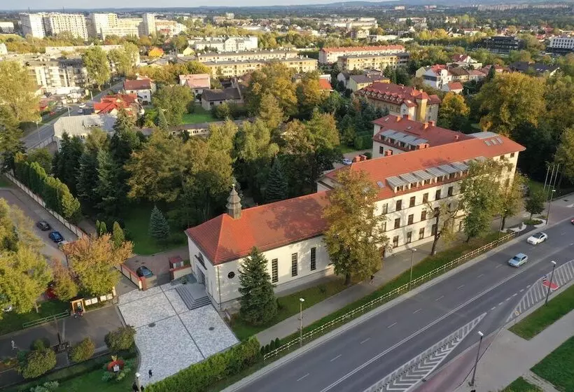 Отель Domus Mater