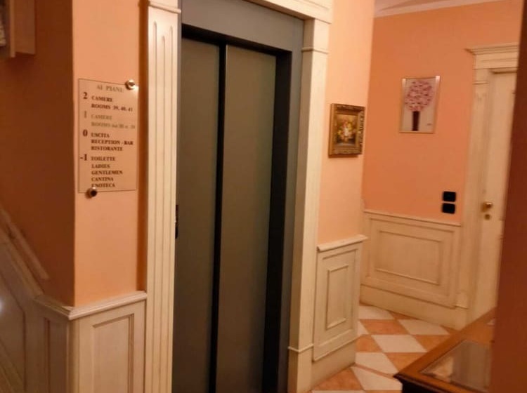 ホテル Due Colonne