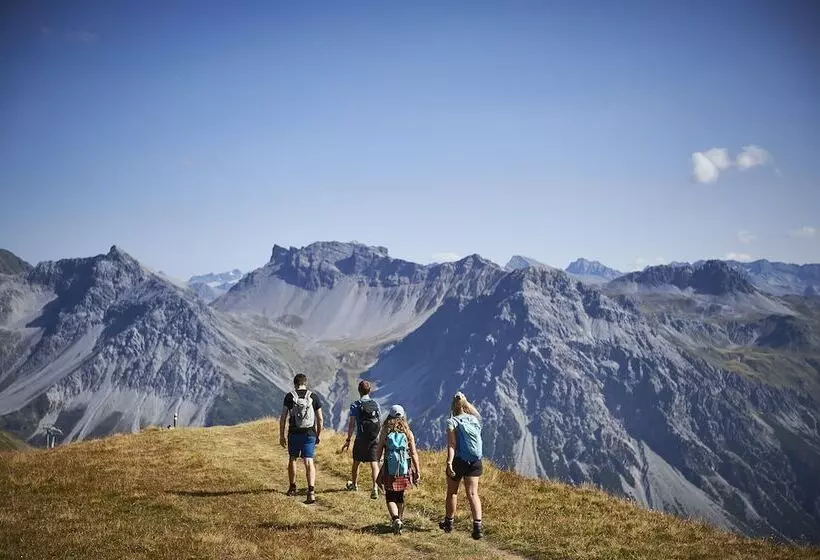 فندق Altein Arosa