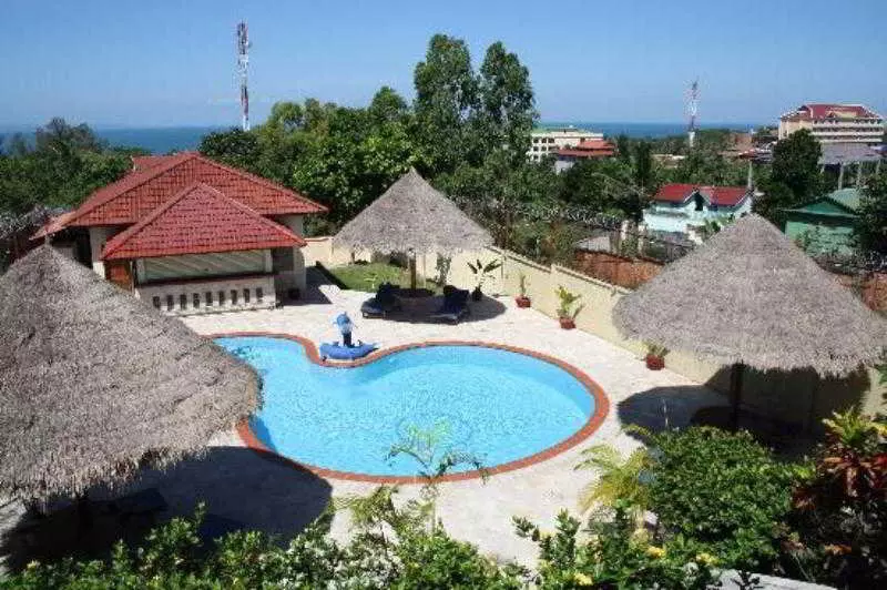 ホテル Golden Rooster Resort