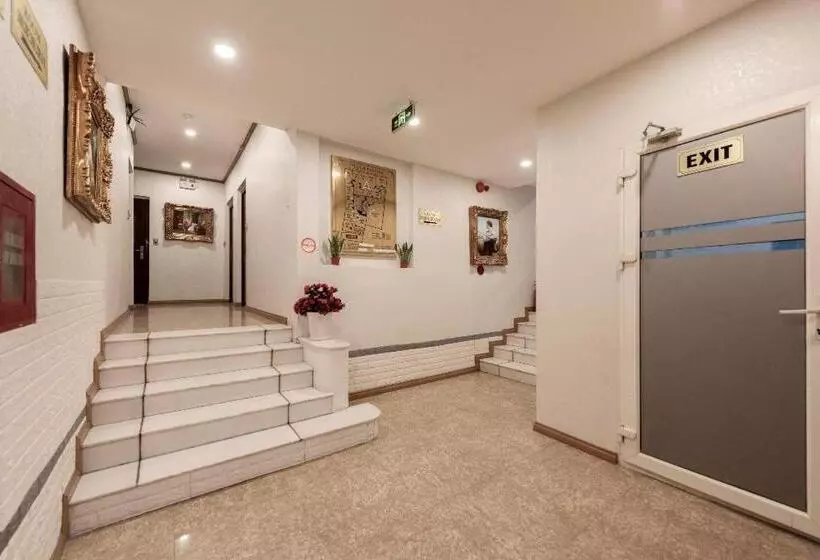 هتل Helios Legend