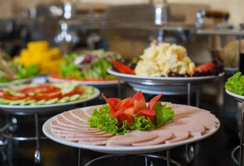 هتل Helios Legend