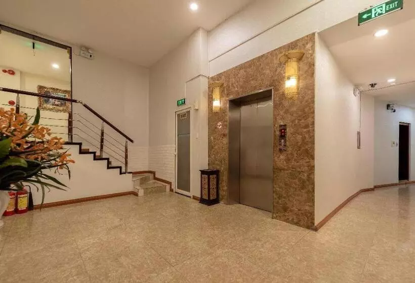 هتل Helios Legend