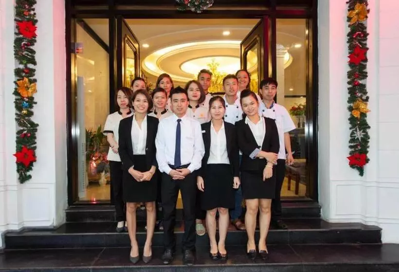 هتل Helios Legend